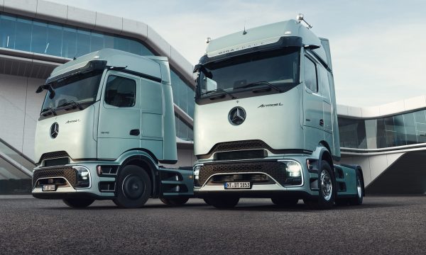 The new Actros L boasts a futuristic design, improved aerodynamics, increased comfort features and the latest assistance systems.